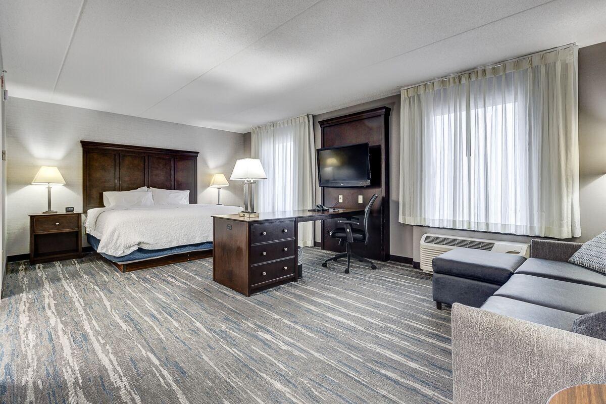 Hampton Inn & Suites By Hilton Брантфорд Экстерьер фото
