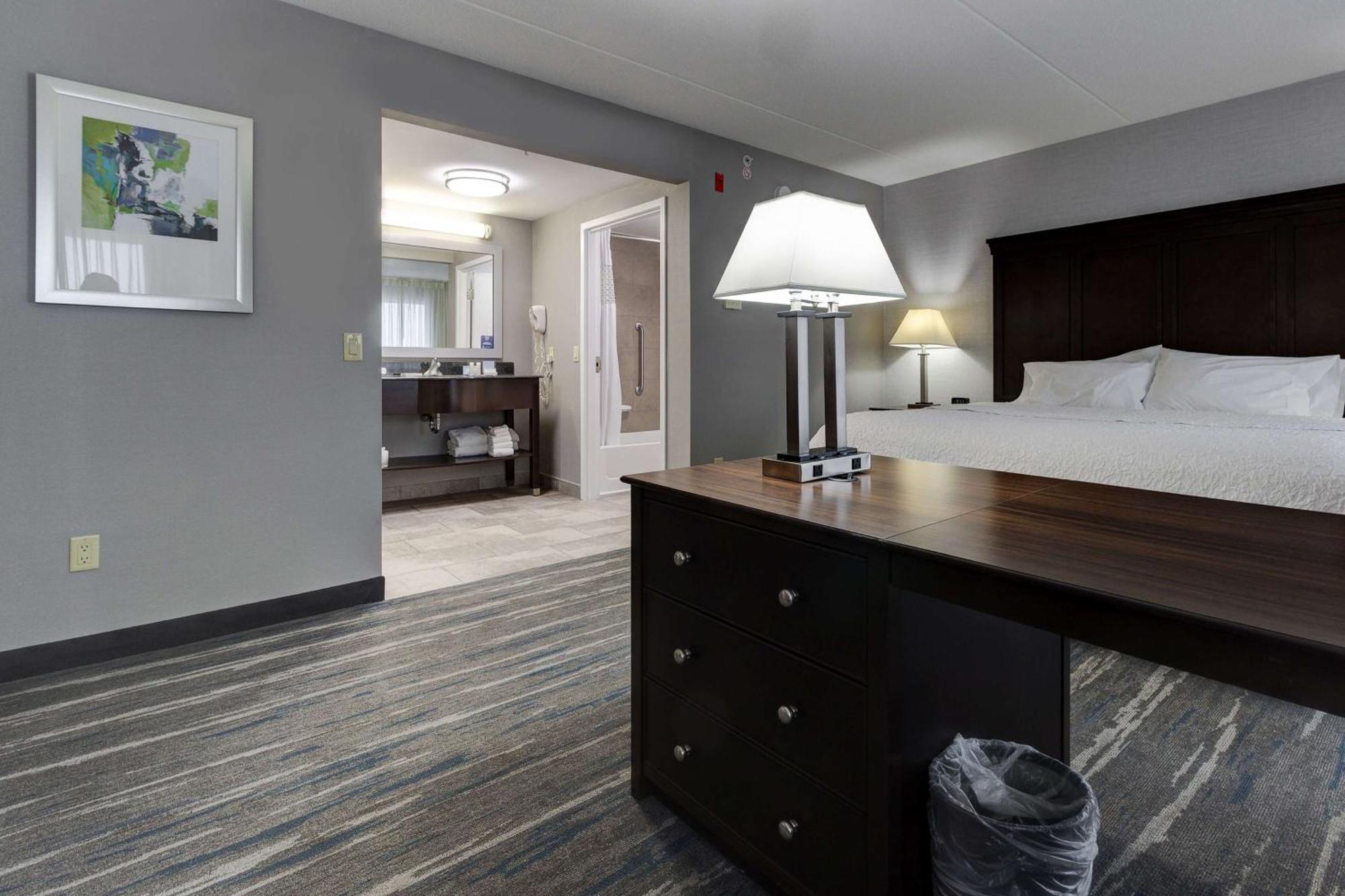 Hampton Inn & Suites By Hilton Брантфорд Экстерьер фото