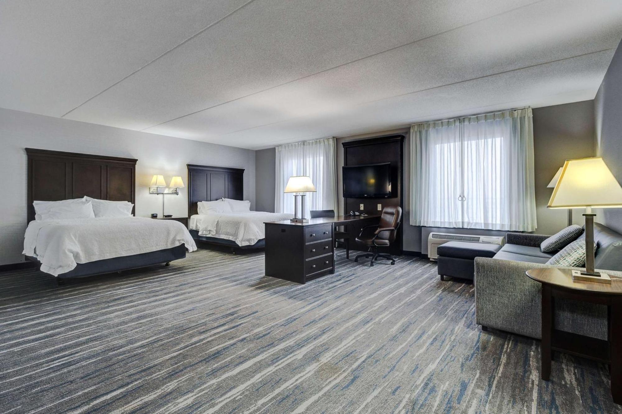 Hampton Inn & Suites By Hilton Брантфорд Экстерьер фото
